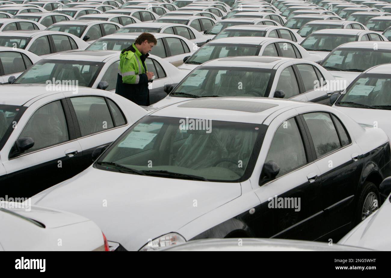Hafenarbeiter Michael Zybarth steht am Mittwoch, 21. Maerz 2007, im ...
