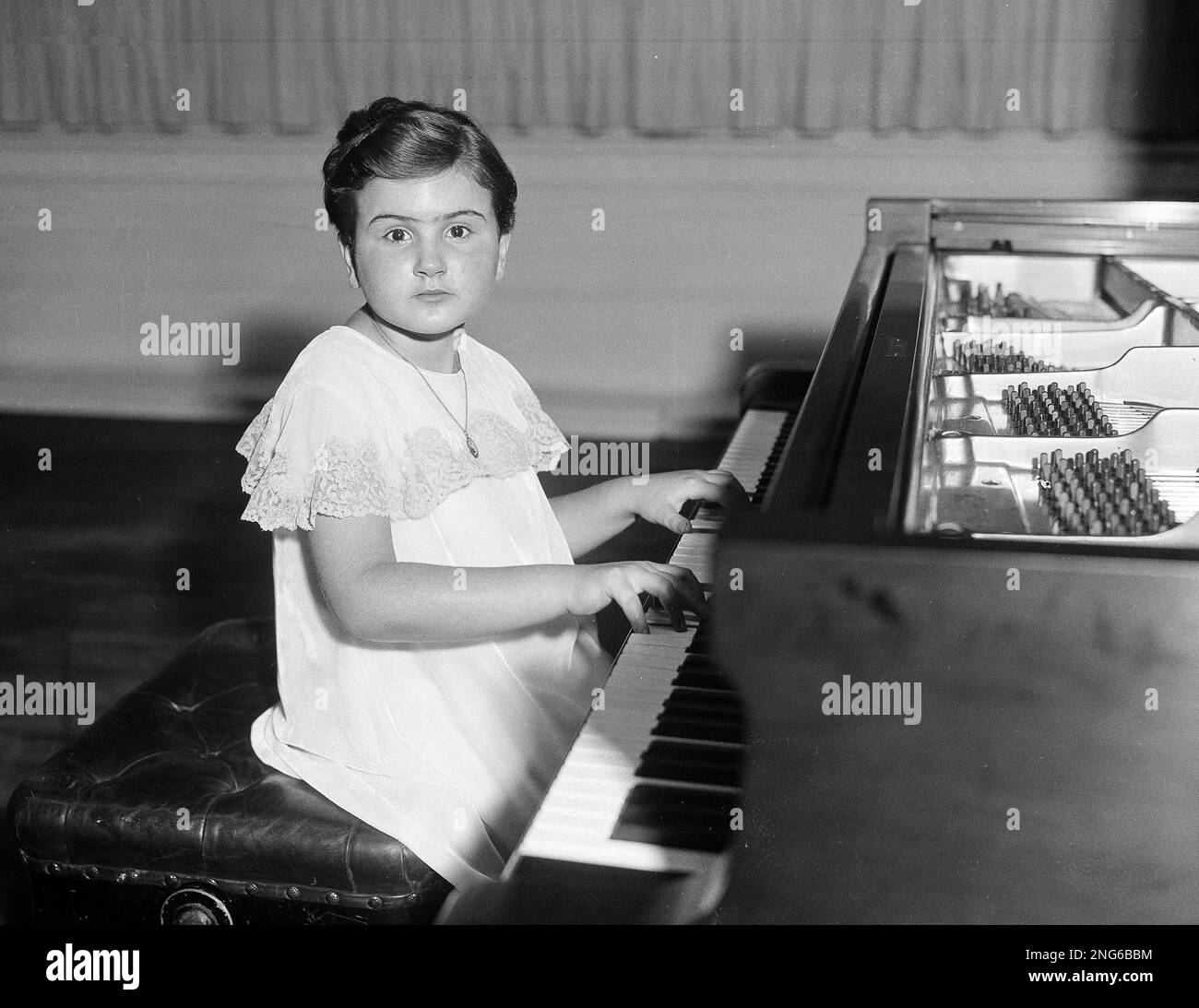 8-year-old Ruth Slenczynski makes her American debut in a piano recital in  New York, Nov. 13, 1933. She amazed European critics in Berlin and Paris  with her interpretation of Bach, Beethoven, Chopin