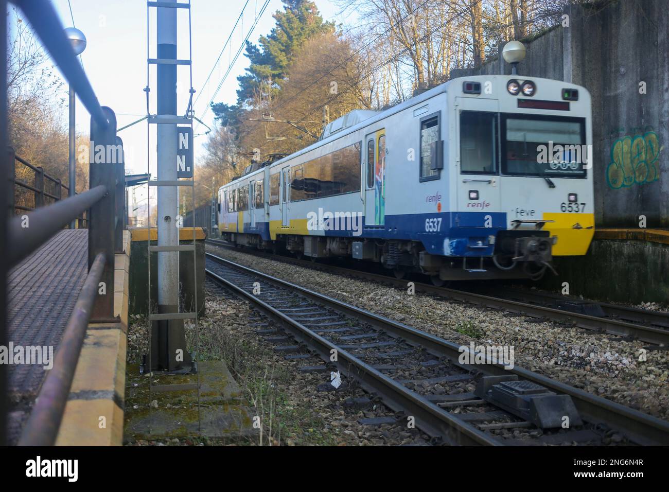 Fonciello, Asturias, Spain. 17th Feb, 2023. Fonciello, SPAIN: A train running during Renfe buys trains bigger than its infrastructure on February 17, 2023 in Fonciello, Spain. (Credit Image: © Alberto Brevers/Pacific Press via ZUMA Press Wire) EDITORIAL USAGE ONLY! Not for Commercial USAGE! Stock Photo