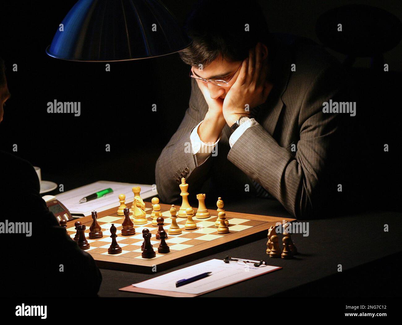 Der russische Schachweltmeister Wladimir Kramnik spielt am Sonntag, 3. Dez