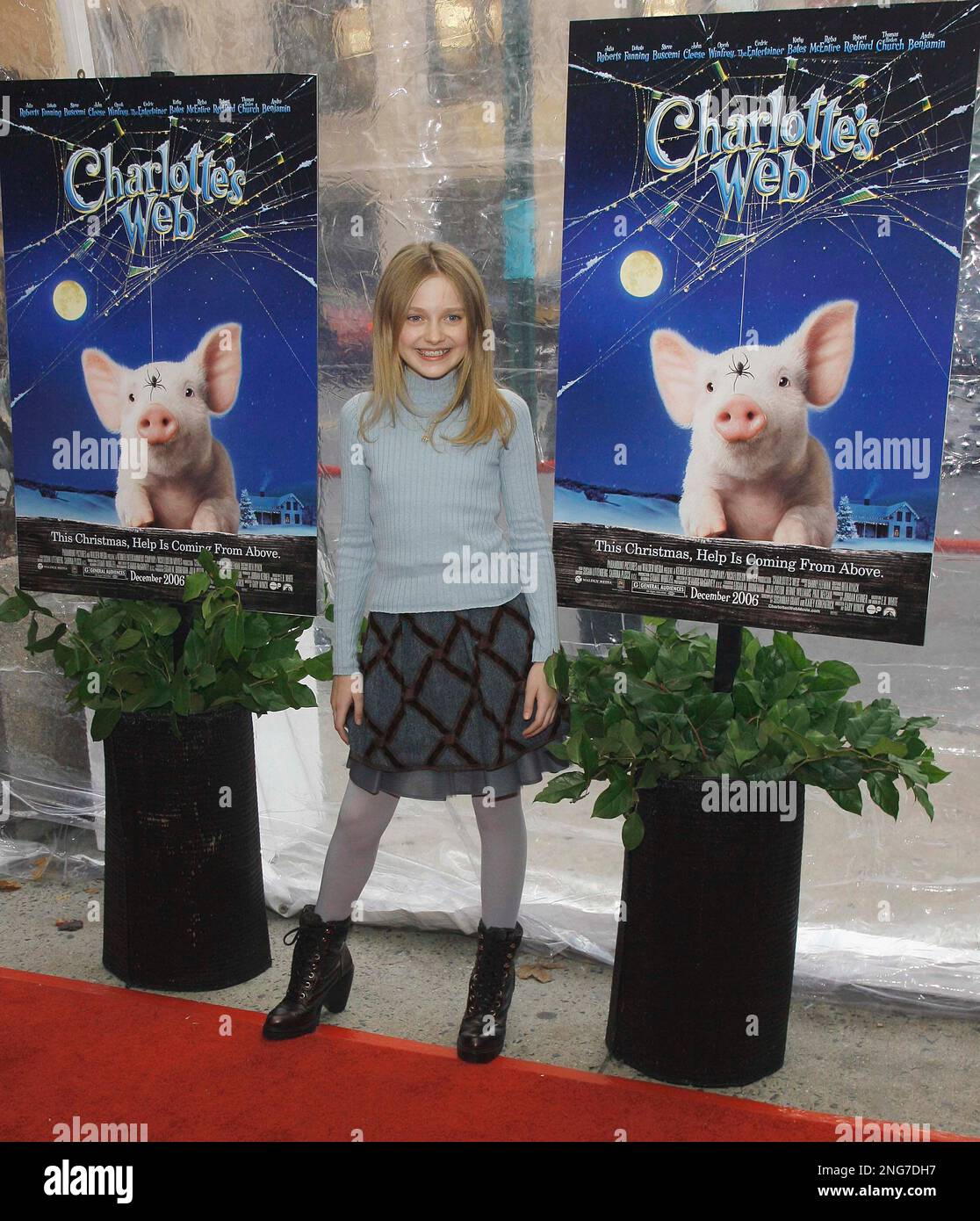 Dakota Fanning, arrives for the screening of Charlotte's Web in New ...