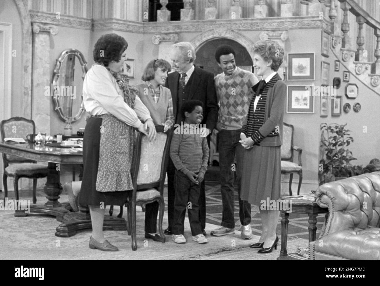 First Lady Nancy Reagan chats with cast members of the television ...