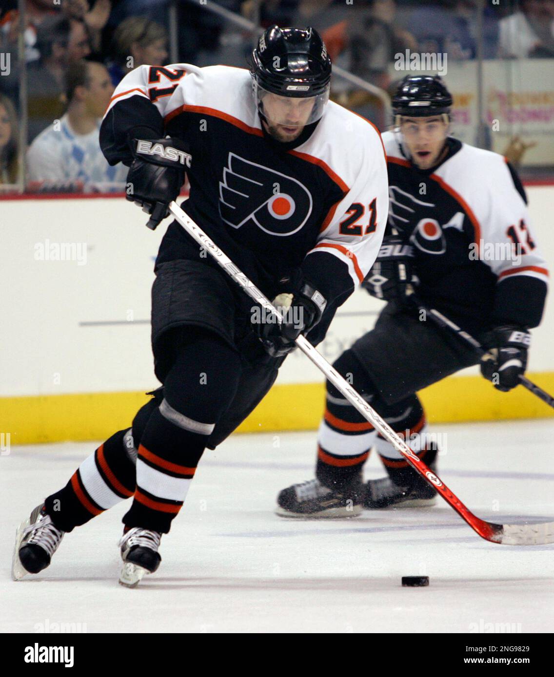 Philadelphia Flyers' Peter Forsberg, Sweden, appears during a Wednesday,  Jan. 25, 2006, hockey game against the Montreal Canadiens in Philadelphia.  (AP Photo/Rusty Kennedy Stock Photo - Alamy