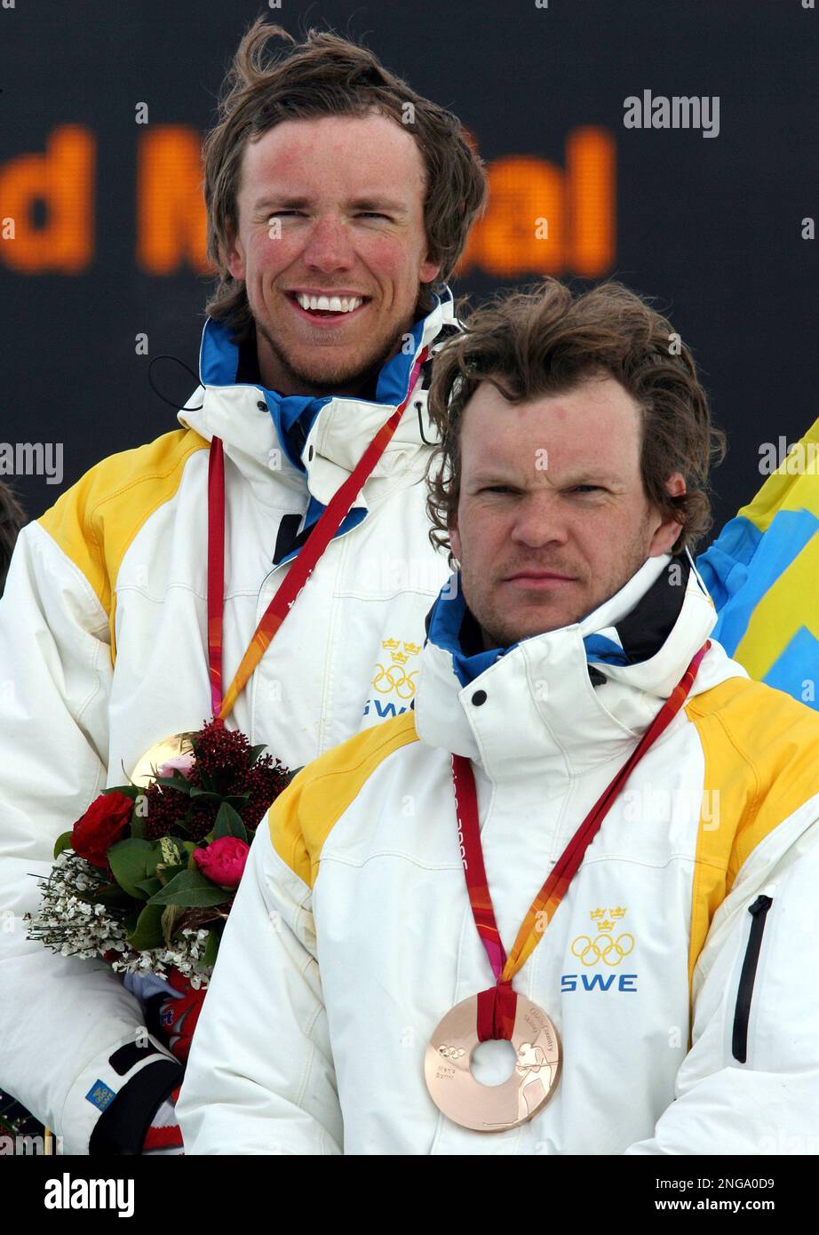Sweden's gold medal winner Bjoern Lind, left, and bronze medal