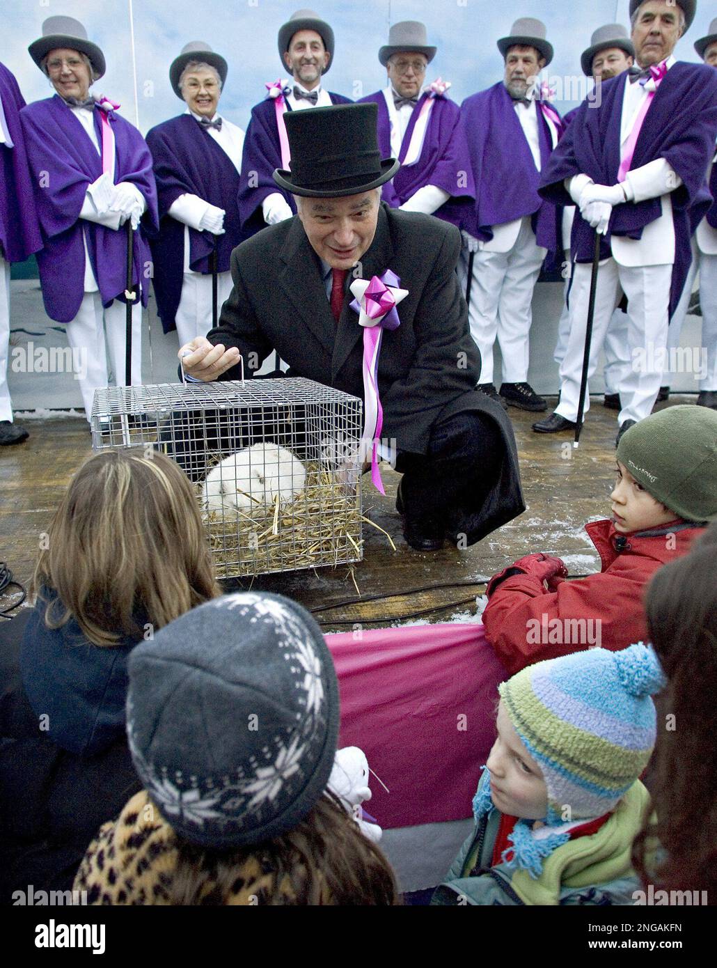 Ontario Lt.Gov. James Bartleman shows Wiarton Willie to children