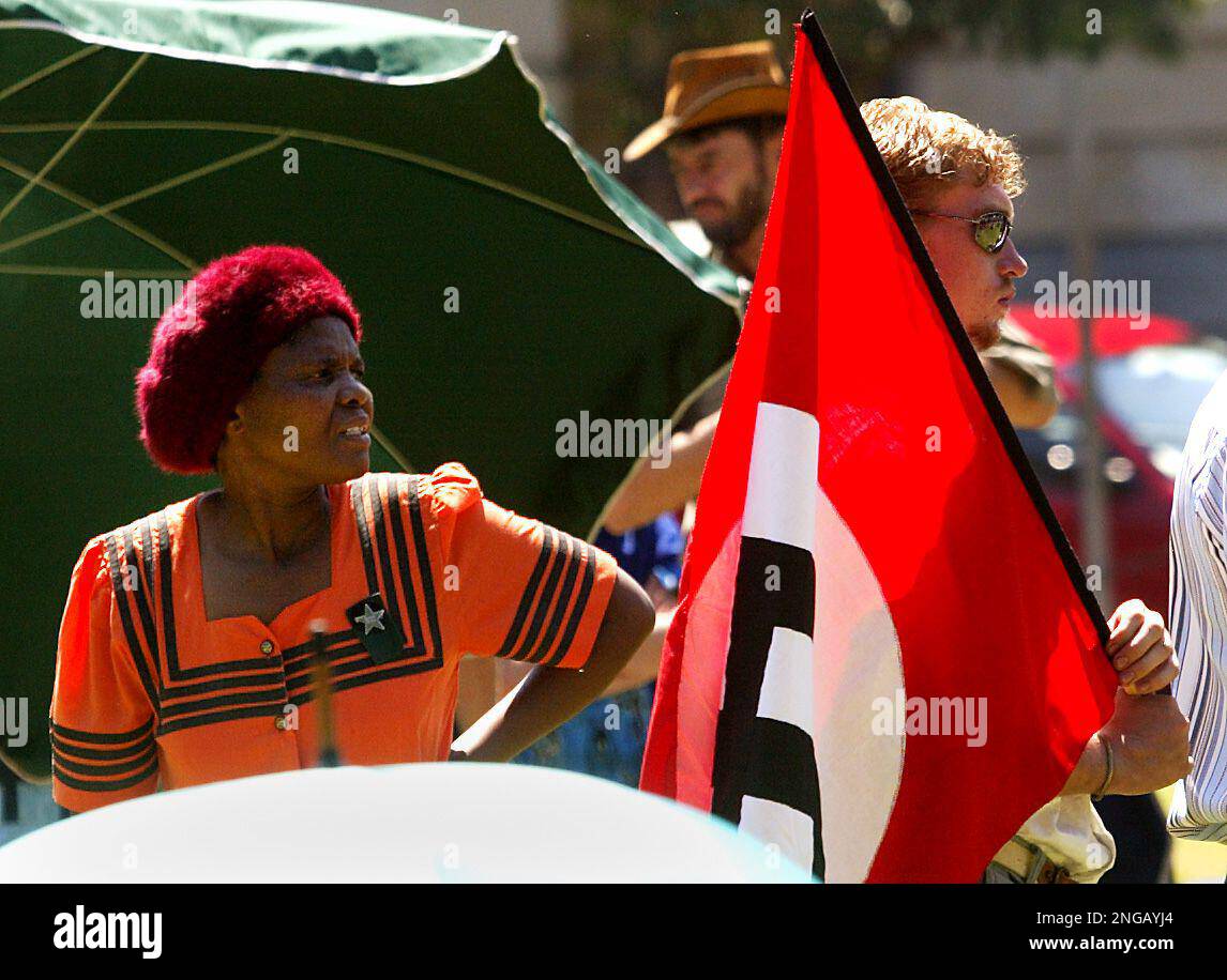 GW00305, South Africa, Welkom, 1990: Eugene Terreblanche recieves