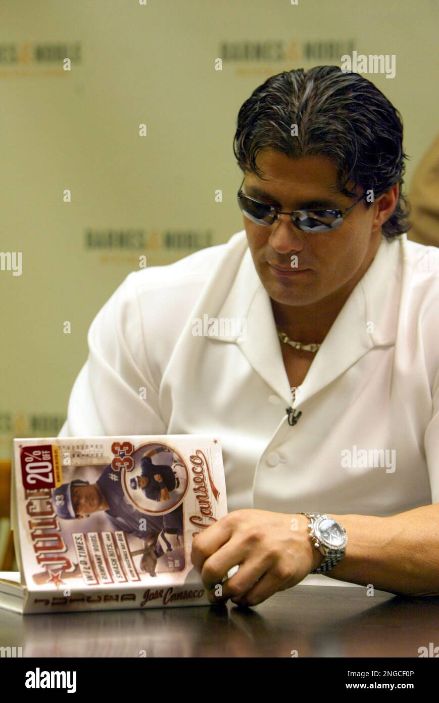 Photo: Jose Canseco promos new book Vindicated in New York -  NYP2008040212 