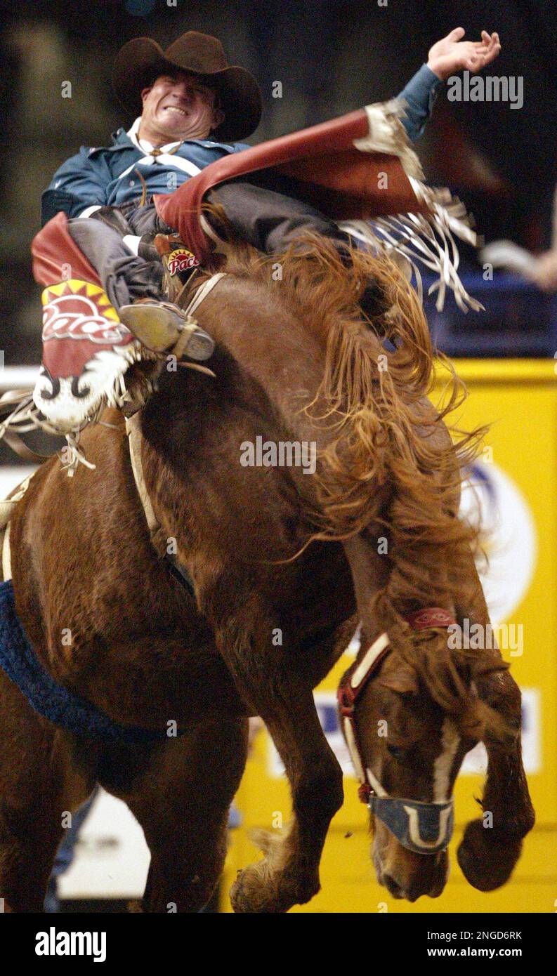 Jason Jeter of Mansfield, Texas, rides Lady Red Hawk Dip during the