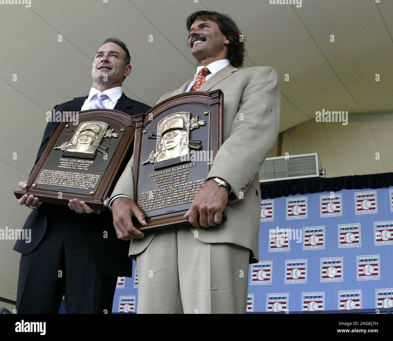 Dennis Eckersley, left, and Paul Molitor, the National Baseball Hall of  Fame's newest inductees, face each other at a New York news conference  Wednesday Jan. 7, 2004. Near the end of their