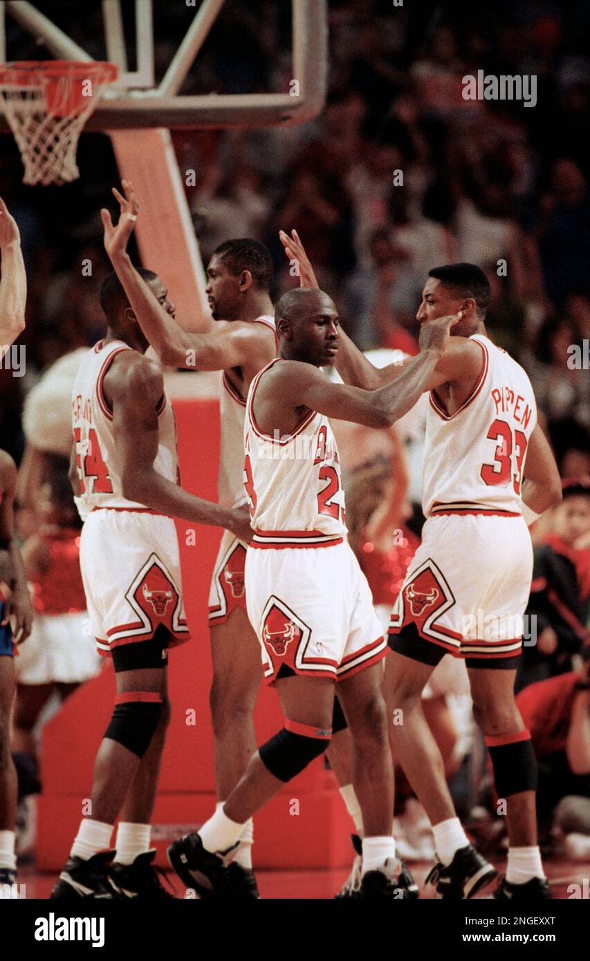 Horace grant jersey best sale bulls