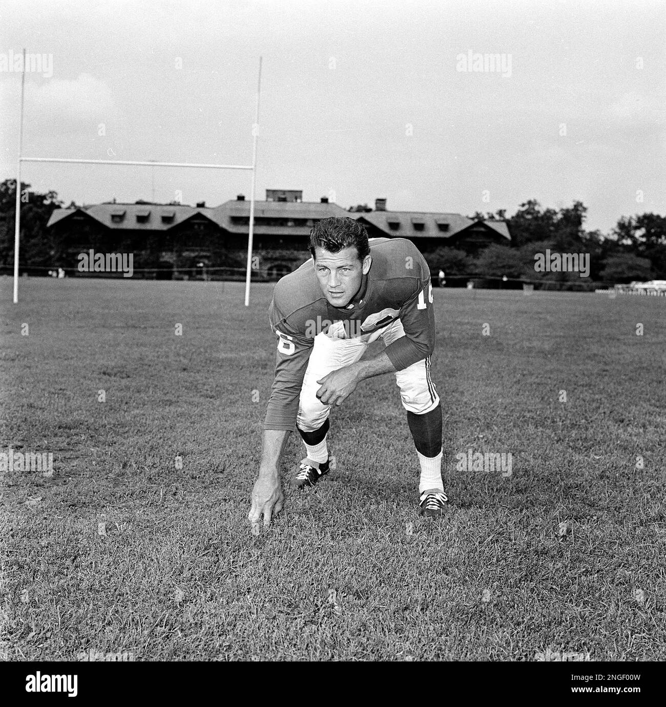 New York Giants offensive halfback Frank Gifford is seen in a posed action  shot, September 2, 1959. (AP Photo Stock Photo - Alamy