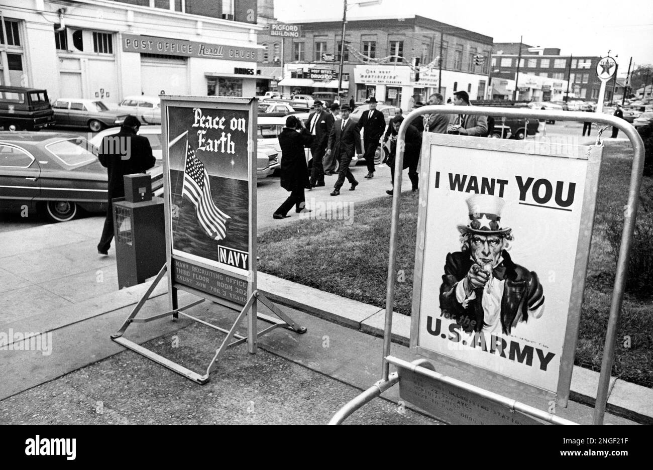 https://c8.alamy.com/comp/2NGF21F/neshoba-county-sheriff-lawrence-rainey-left-in-first-row-and-his-deputy-cecil-price-in-front-of-photographer-arrive-at-the-federal-building-in-meridian-miss-dec-10-1964-for-preliminary-hearing-for-them-and-19-other-men-charged-by-the-government-in-connection-with-the-slaying-of-three-civil-rights-freedom-summer-workers-last-june-ap-photohorace-cort-2NGF21F.jpg