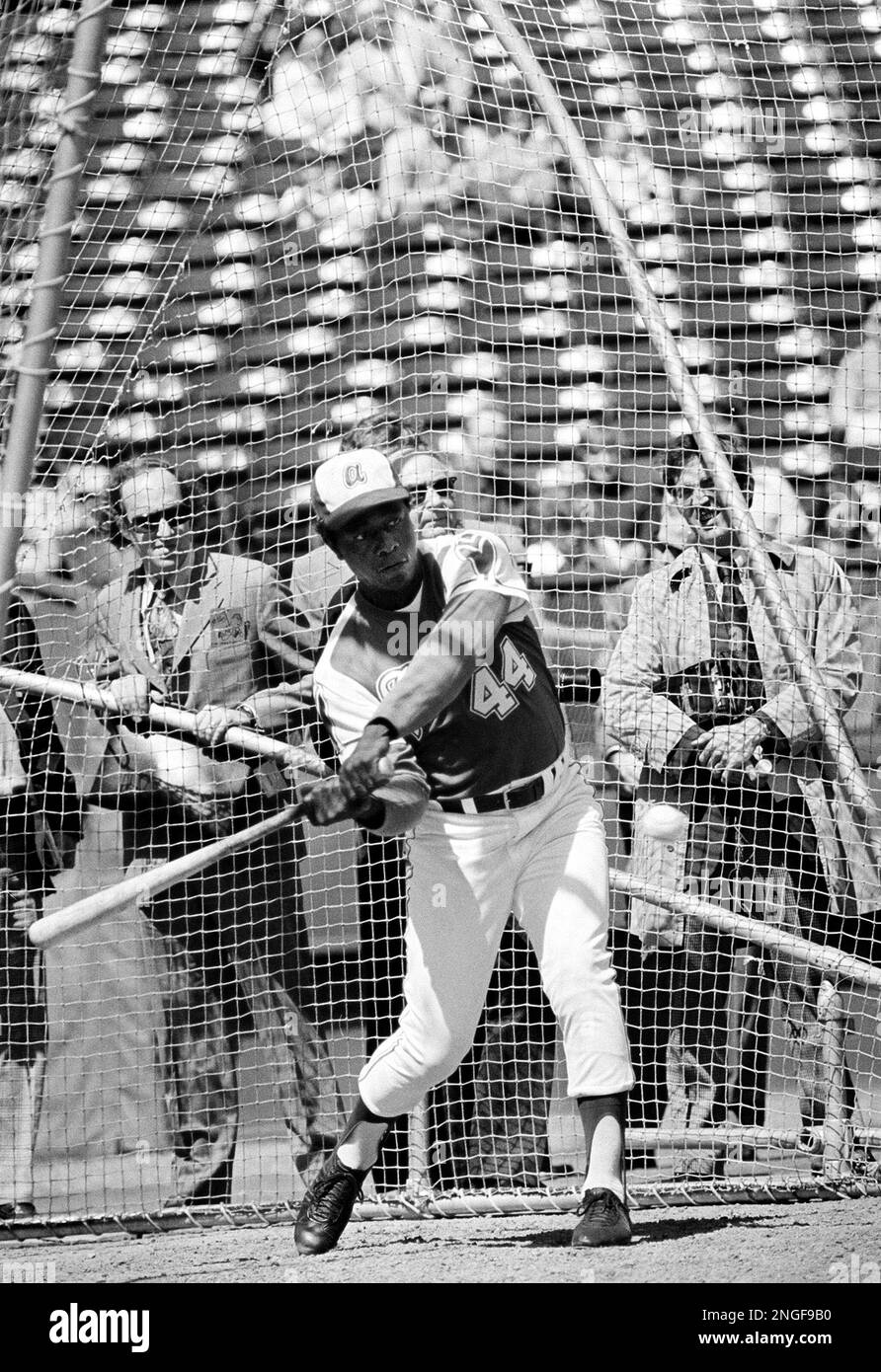 Atlanta Braves slugger Hank Aaron (44) takes a swing during batting practice before start of