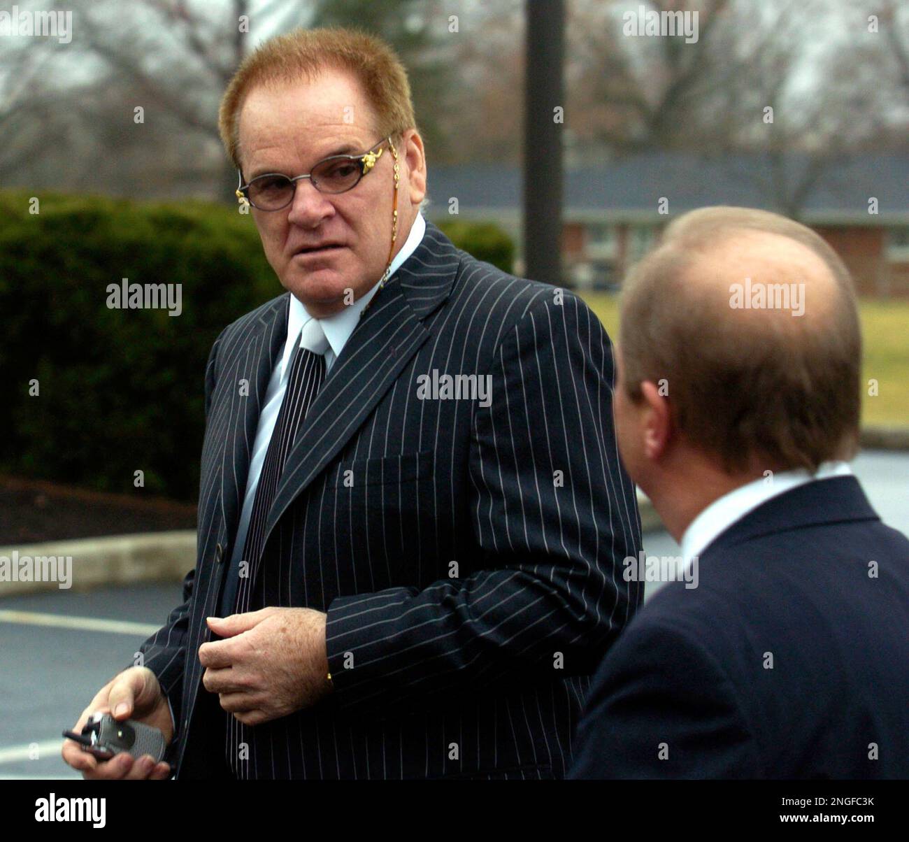 did pete rose smoke cigarettes Former Cincinnati Reds' Pete Rose prepares to enter the Marge Schott Parish  Center where for the visitation of fomer Cincinnati Reds limited owner  Marge Schott, Saturday, March 6, 2004 in Cincinnati. Schott,
