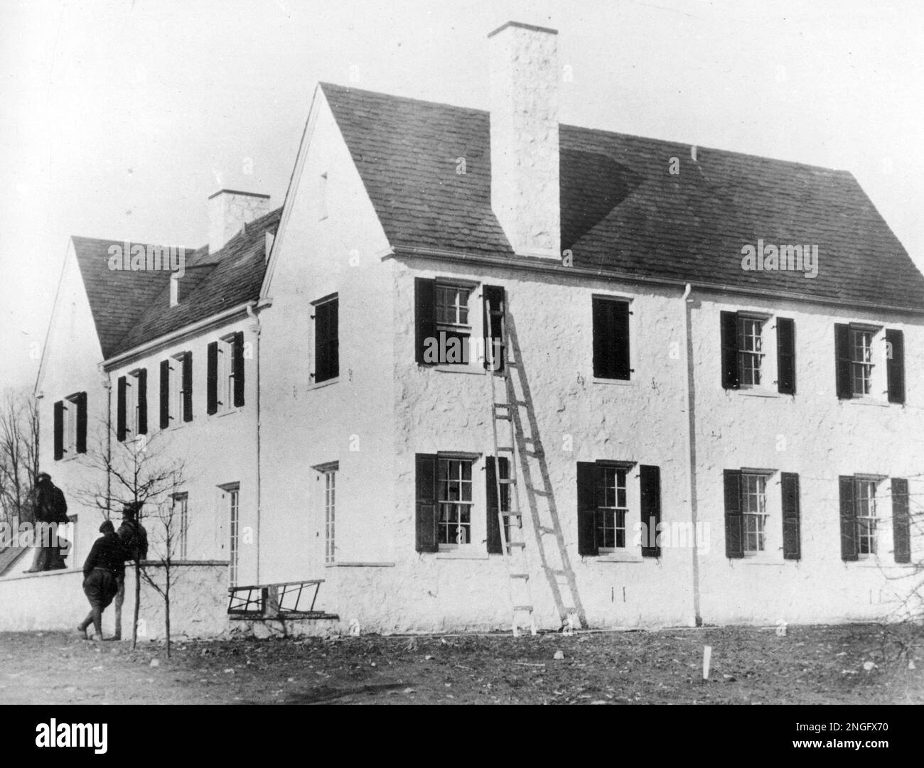 Police investigators reconstruct details of the kidnapping at the