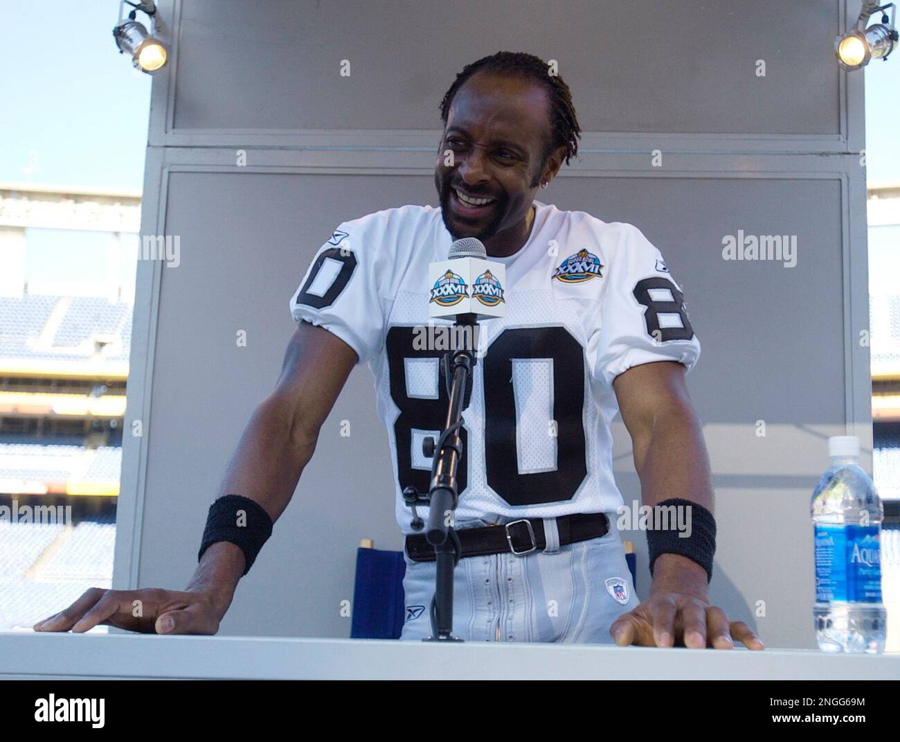 12 JAN 2003: Oakland Raiders Tim Brown during a playoff game against the  New York Jets on Sunday January 12, 2003, in Oakland, CA. (Icon Sportswire  via AP Images Stock Photo - Alamy