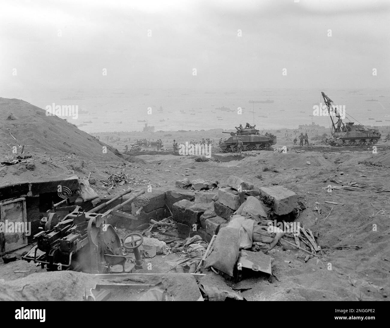 U.S. Marines bring ashore American equipment to continue battle for the ...