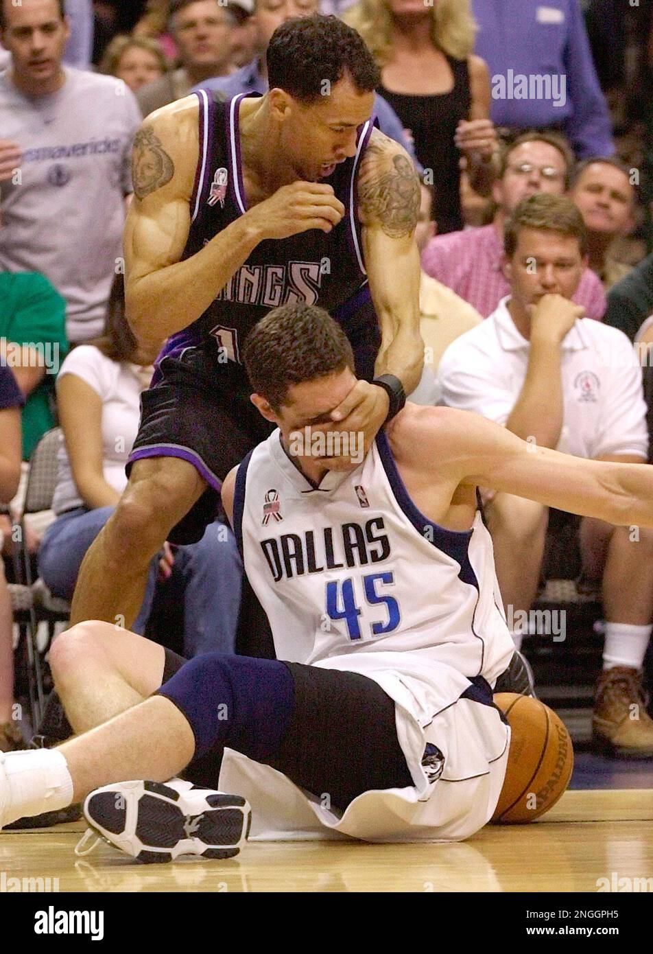 Sacramento Kings' Doug Christie (13) and the Dallas Sacramento Kings' Doug Christie (13) and the Dallas
