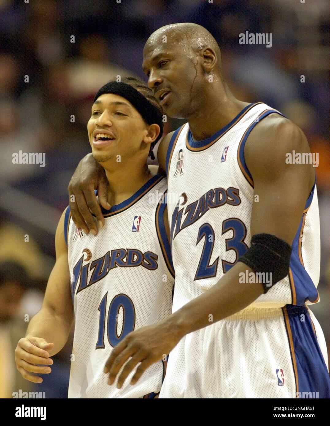 Washington Wizards Michael Jordan, right, puts his arm