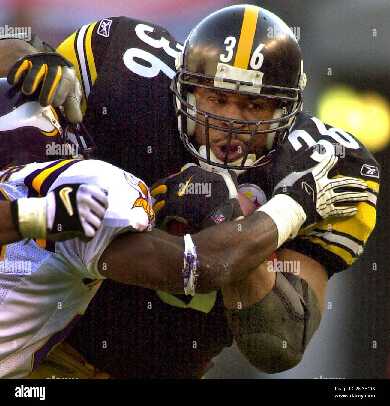 Pittsburgh Steelers' Jerome Bettis (36) plows throw Minnesota Vikings
