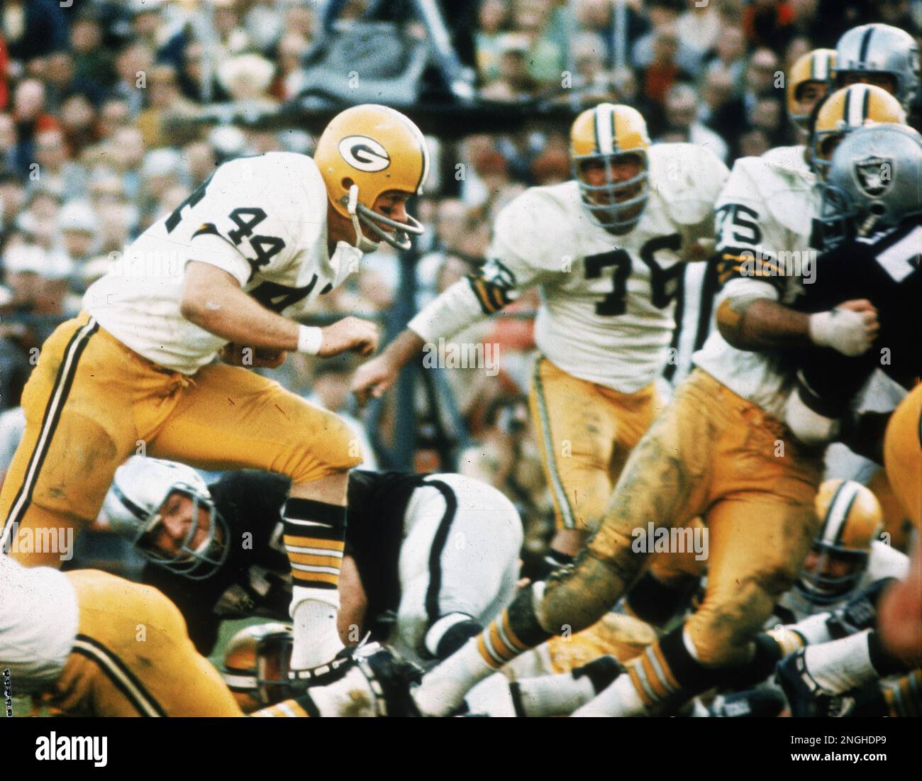 Green Bay Packers runningback #44 Donny Anderson Finds a hole in