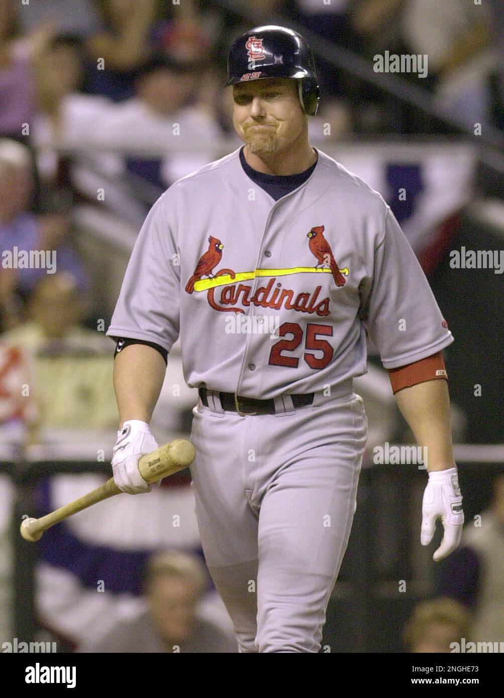 Arizona Diamondback starter Curt Schilling delivers against the St. Louis  Cardinals in the third inning of Game 5 of the National League Division  Series at Bank One Ballpark in Phoenix, Ariz., Sunday, Oct. 14, 2001. (AP  Photo/Matt York Stock Photo - A