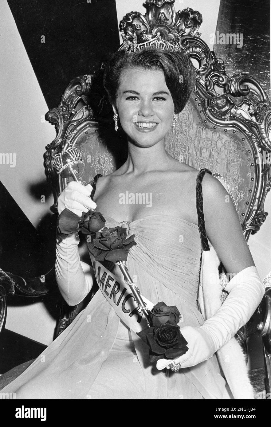 Debra Dene Barnes, 19yearold Miss Kansas of Pittsburgh, poses on the