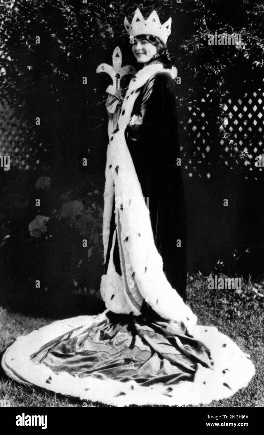 Regal Robe and Crown Regal Robe and Crown