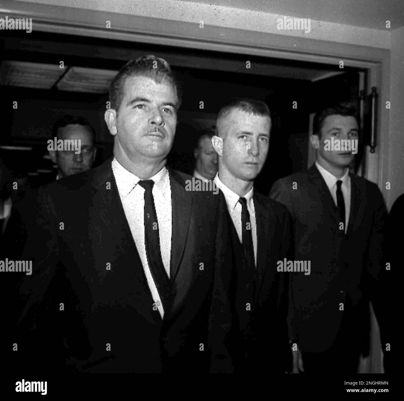 Defendant in the Frank Sinatra Jr. kidnapping Barry Keenan, middle