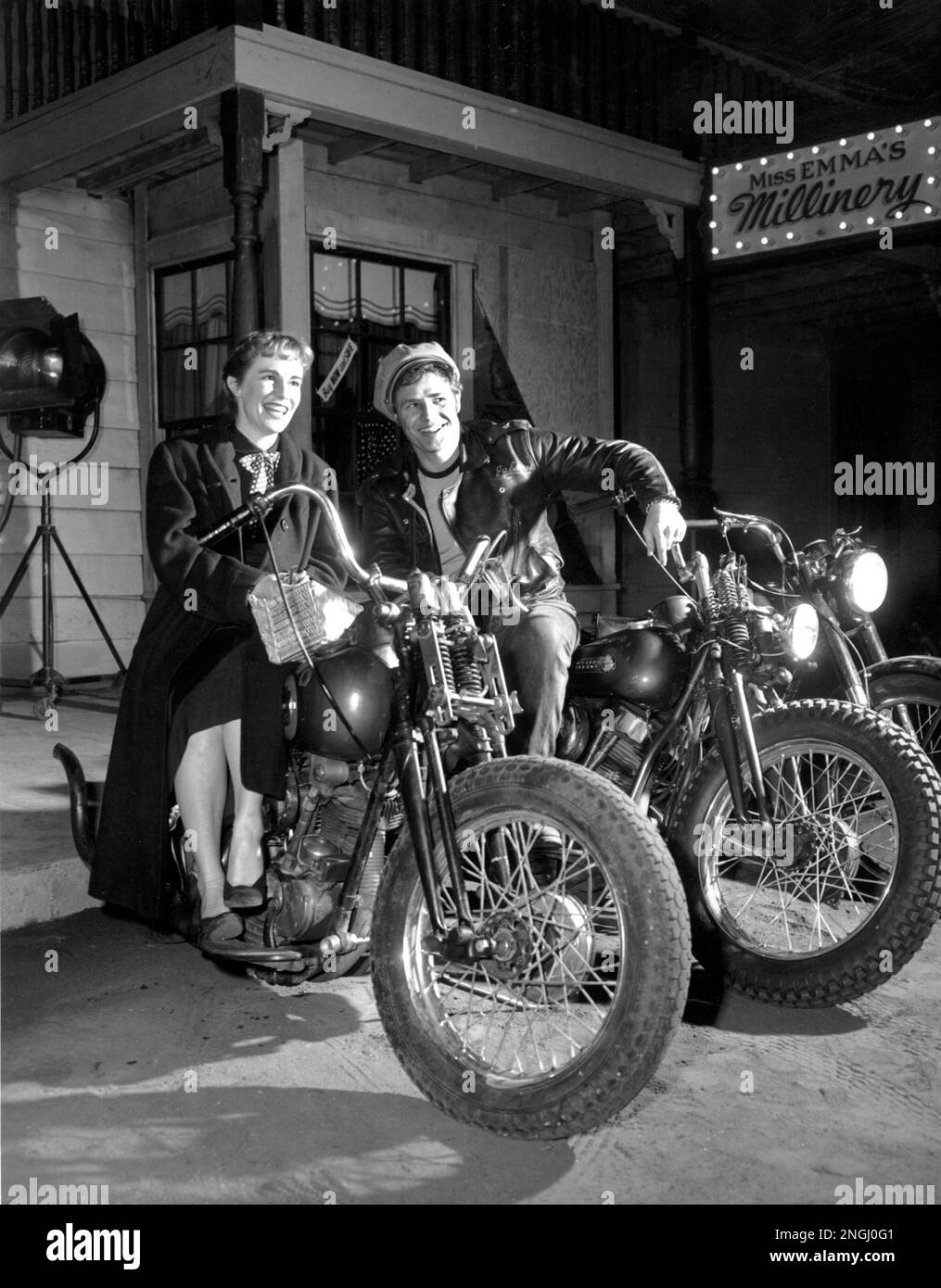 And now, the latest news on the Brando front, image size:1015x1390