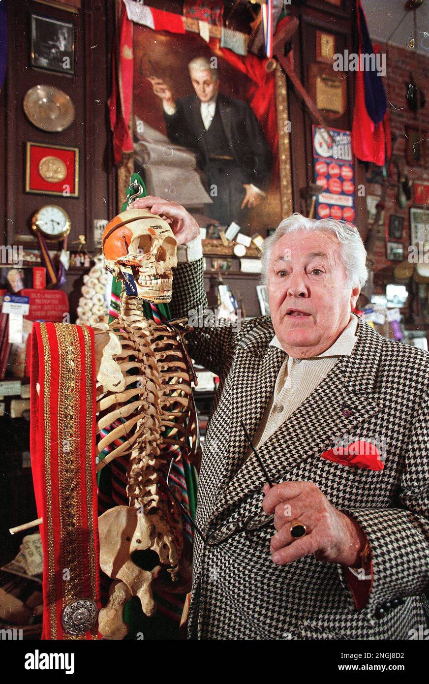 Lawyer Melvin Belli poses in his office on June 23, 1987 in San