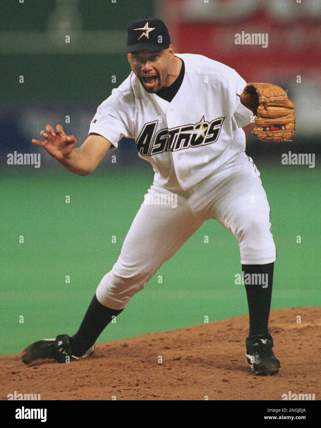 Houston Astros pitcher Jose Lima throws a pitch in the second