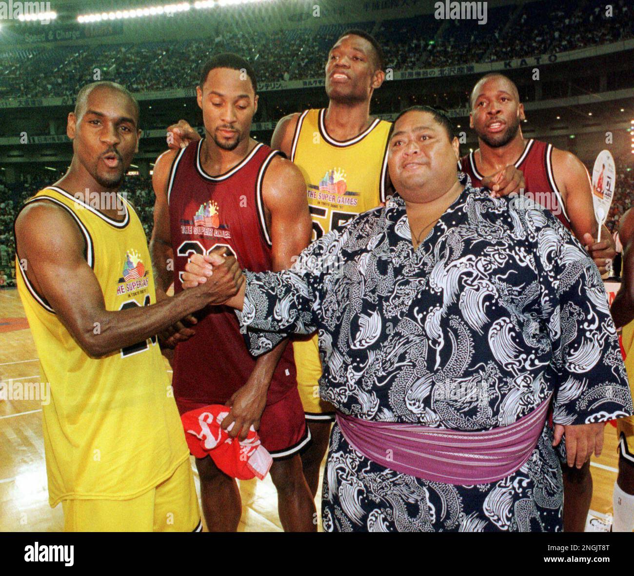 Shaquille O'Neal and Gary Payton of the Miami Heat pose for a