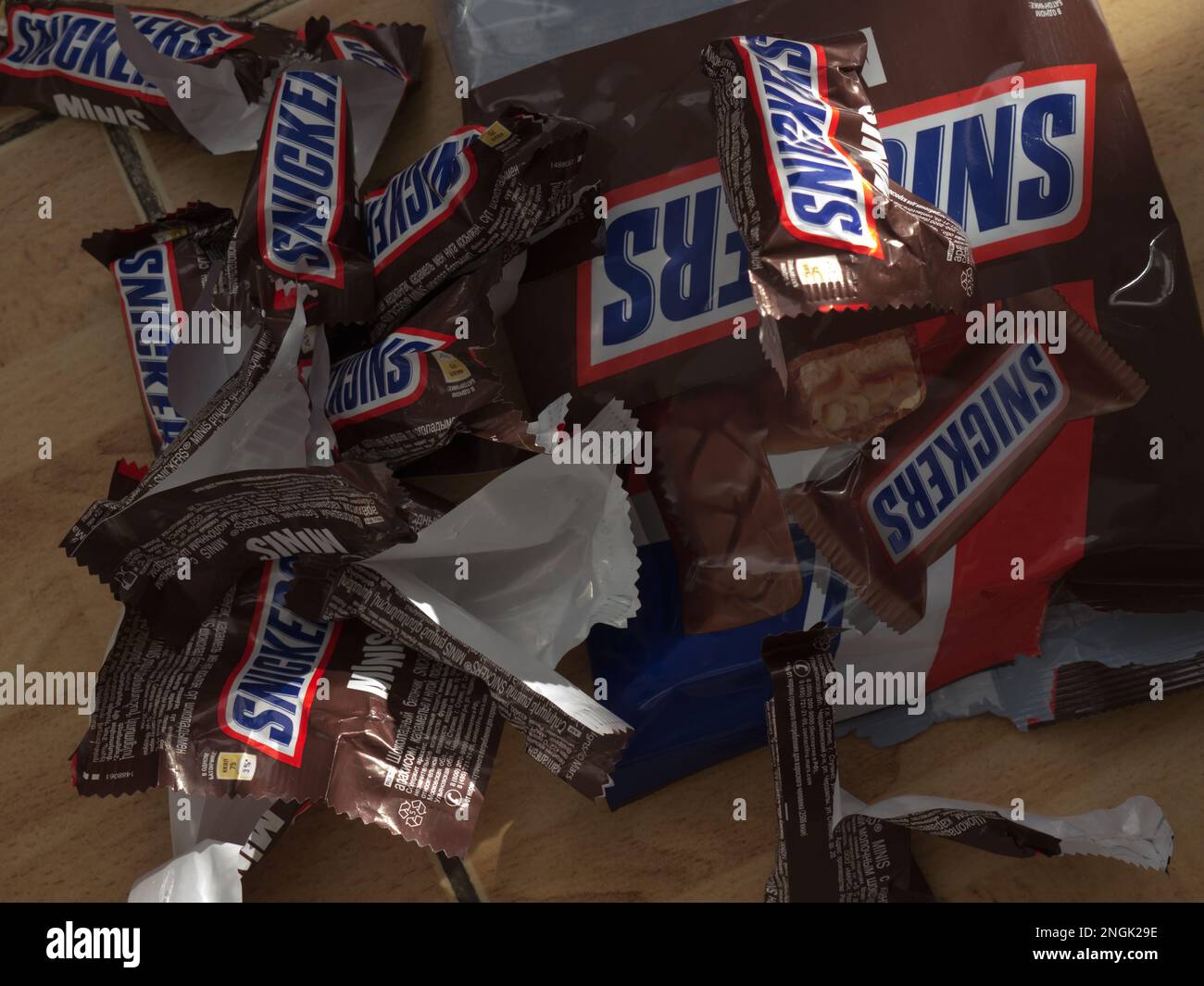 Snickers basket deals