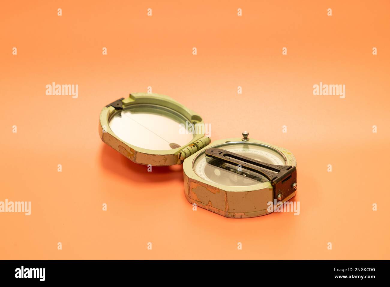 Geological fieldwork tools hammer - Geological Fieldwork Tools Hammer Compass Magnifying Glass Rock Samples Topographic And Geological Maps 2NGKCDG 