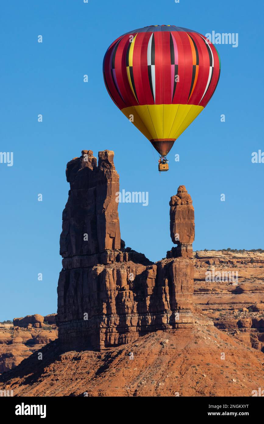 Hot air balloon in Valley of the Gods, Bluff Balloon Festival, Bears