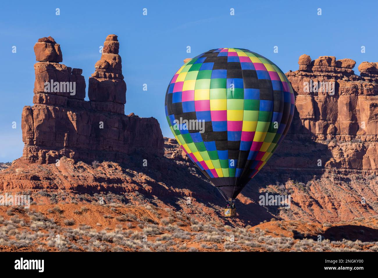 Hot air balloon in Valley of the Gods, Bluff Balloon Festival, Bears