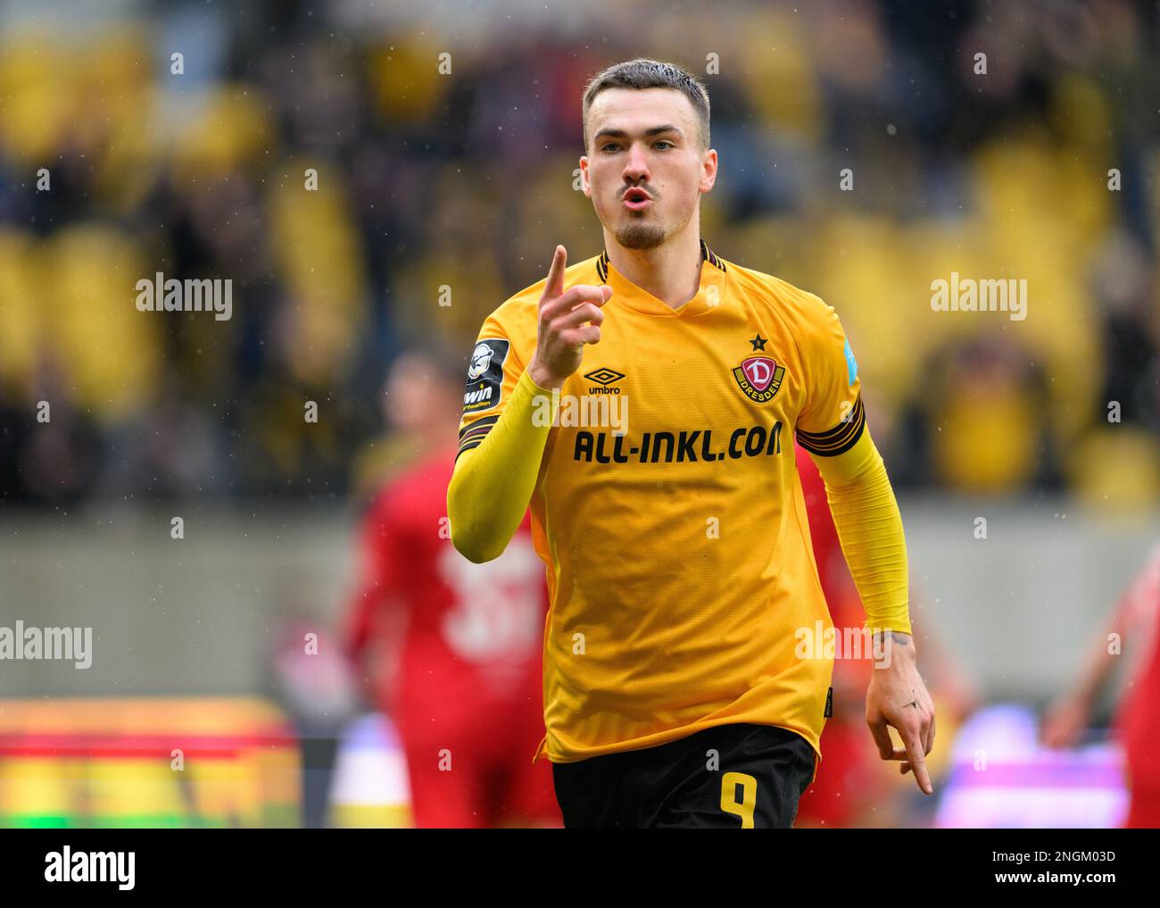 Dresden, Germany. 23rd July, 2022. Soccer: 3rd league, SG Dynamo Dresden - TSV  1860 Munich, Matchday 1, Rudolf Harbig Stadium. Dynamo's Kevin Ehlers  (l-r), Tim Knipping and Dennis Borkowski emotional. Credit: Robert