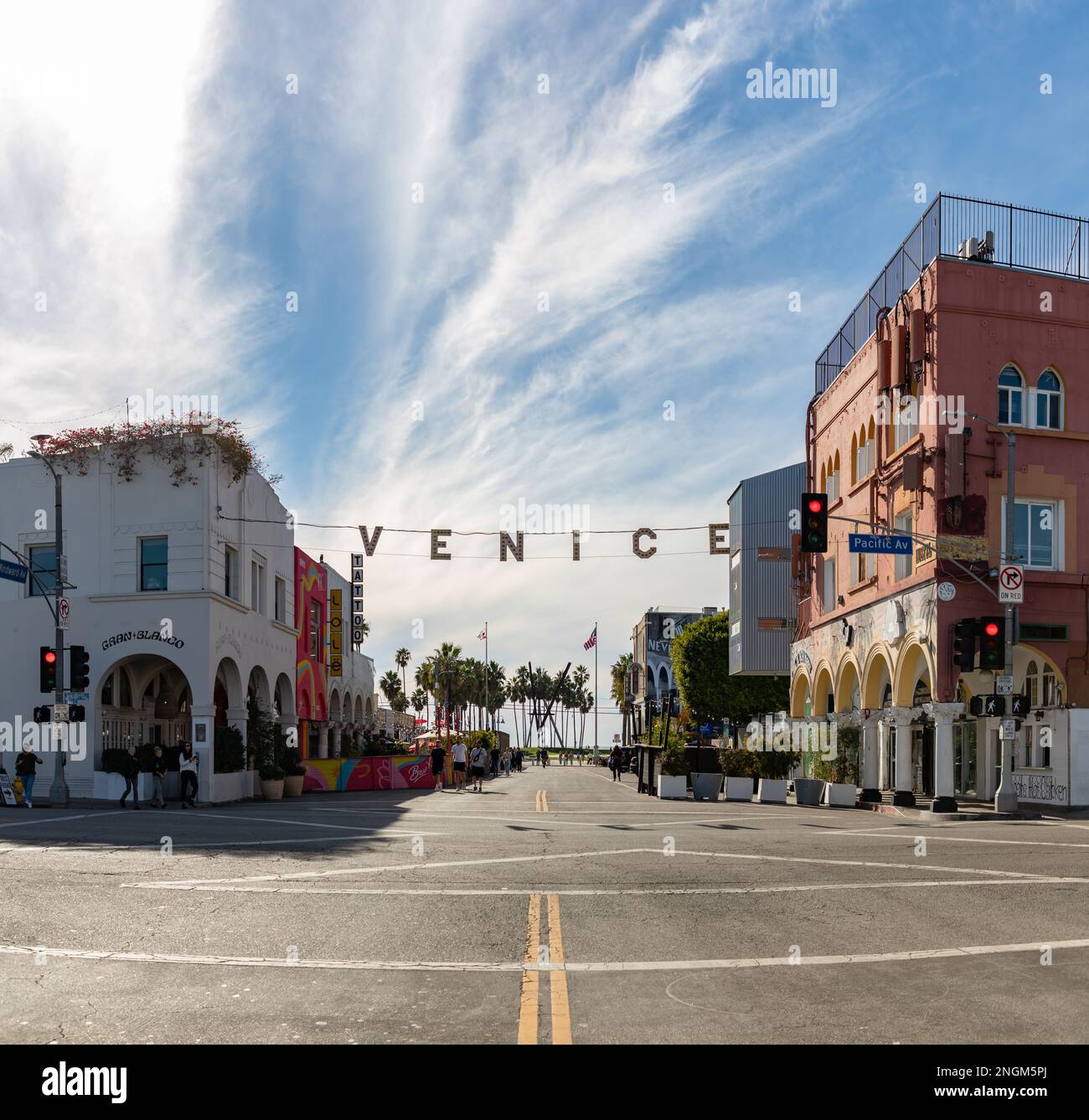 A picture of the Venice sign and its nearby intersection Stock Photo Alamy