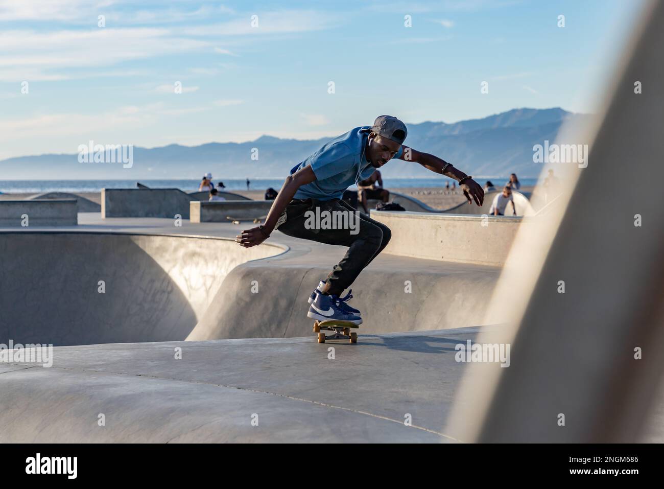 Skatepark bowl hi-res stock photography and images - Alamy