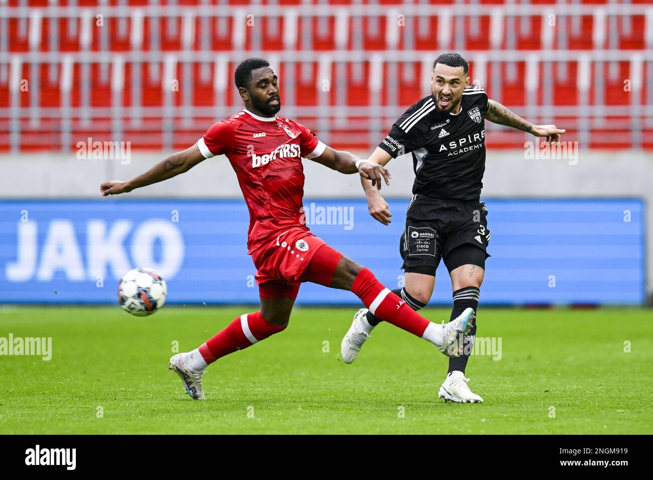 Antwerp's Gyrano Kerk and Eupen's Jason Davidson pictured in action during a soccer match between Royal Antwerp FC and KAS Eupen, Saturday 18 February 2023 in Antwerp, on day 26 of the 2022-2023 'Jupiler Pro League' first division of the Belgian championship. BELGA PHOTO TOM GOYVAERTS Stock Photo
