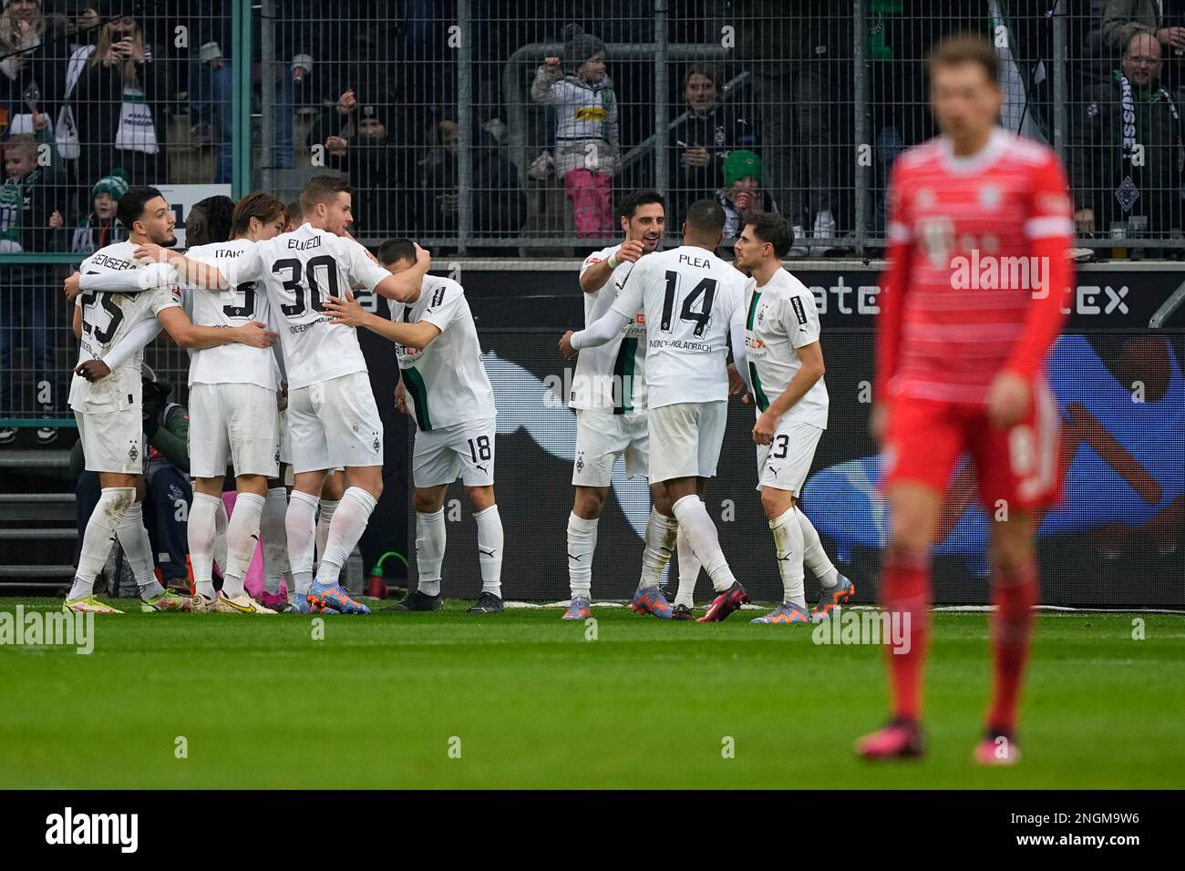 Moenchengladbach's Jonas Hofmann celebrates with teammates after scoring  his side's second goal during the German Bundesliga soccer match between  Borussia Moenchengladbach and Bayern Munich at the Borussia Park in  Moenchengladbach, Germany, Saturday,