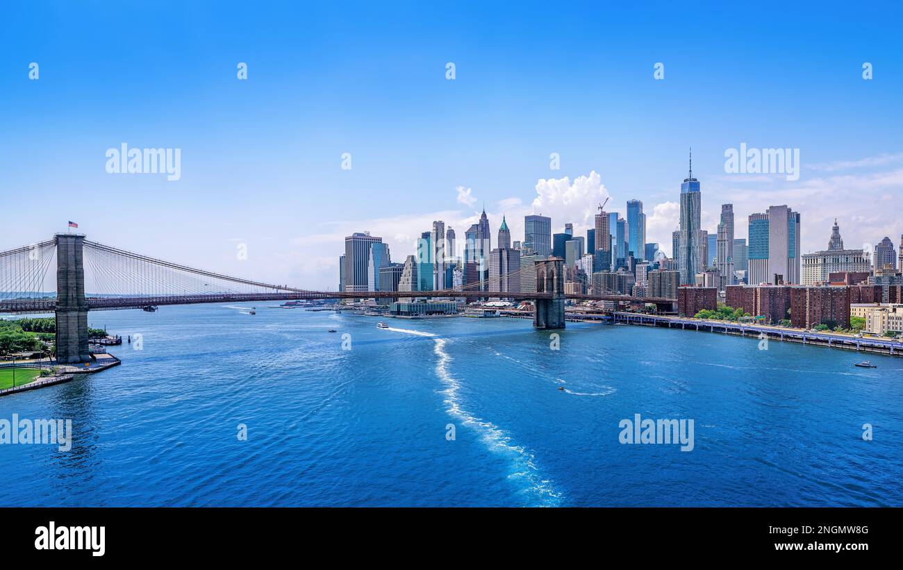 New york harbor distant view hi-res stock photography and images - Alamy