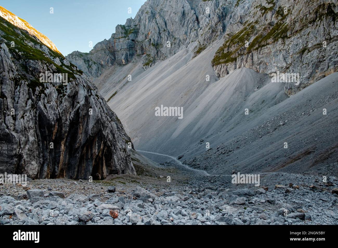 Gebirgslandschaft hi-res stock photography and images - Alamy