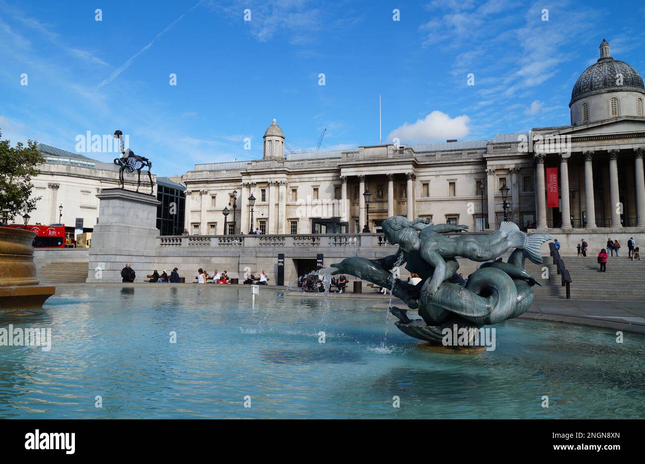 Water fountain trafalgar square dolphin hi-res stock photography and images  - Alamy