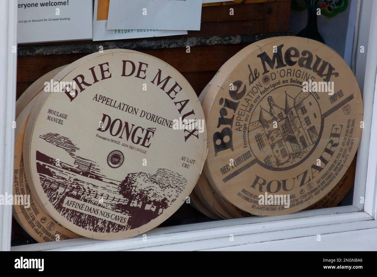 Brie de Meaux Stock Photo - Alamy