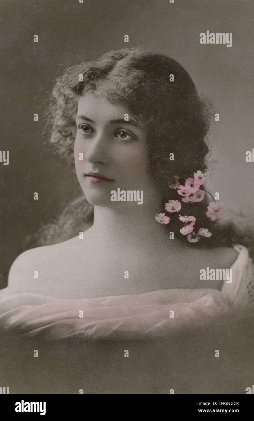 Maude Fealy - photo by James Purdy (Boston) 1899 - restored from original Rotary 198 H postcard, posted Birmingham England 24 Dec 1904, by Montana Photographer Stock Photo
