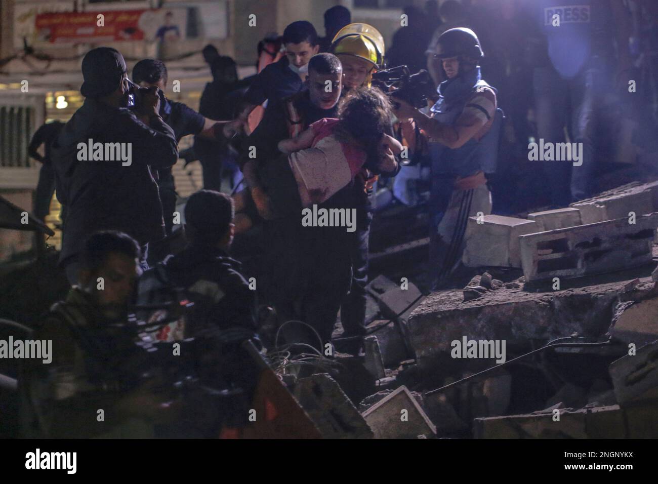 Israeli rescue teams hi-res stock photography and images - Alamy