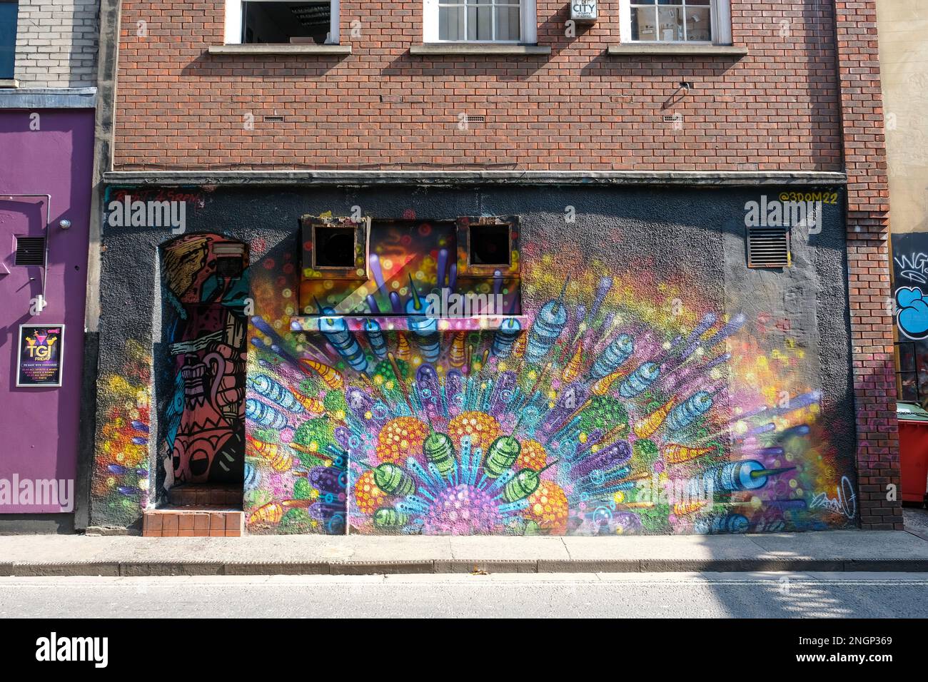 Bristol graffiti art hires stock photography and images Alamy