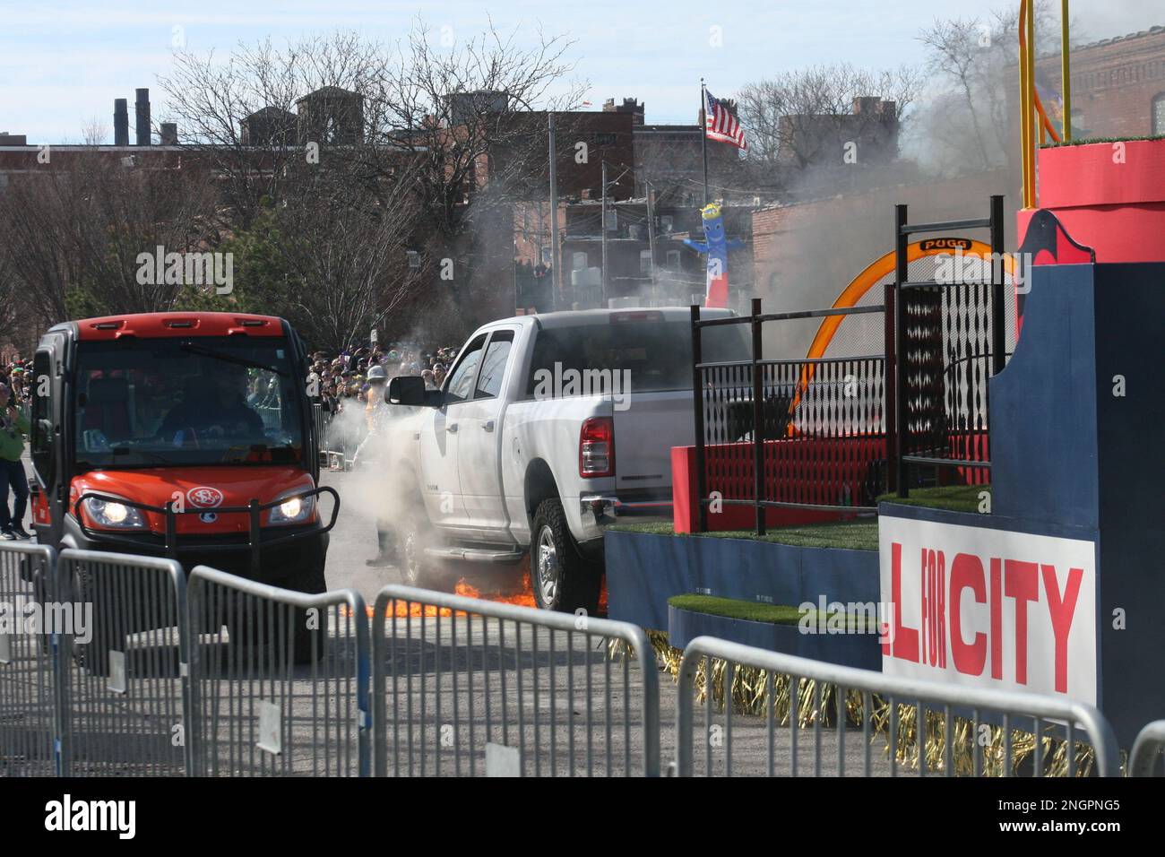 st louis mardi gras parade fire